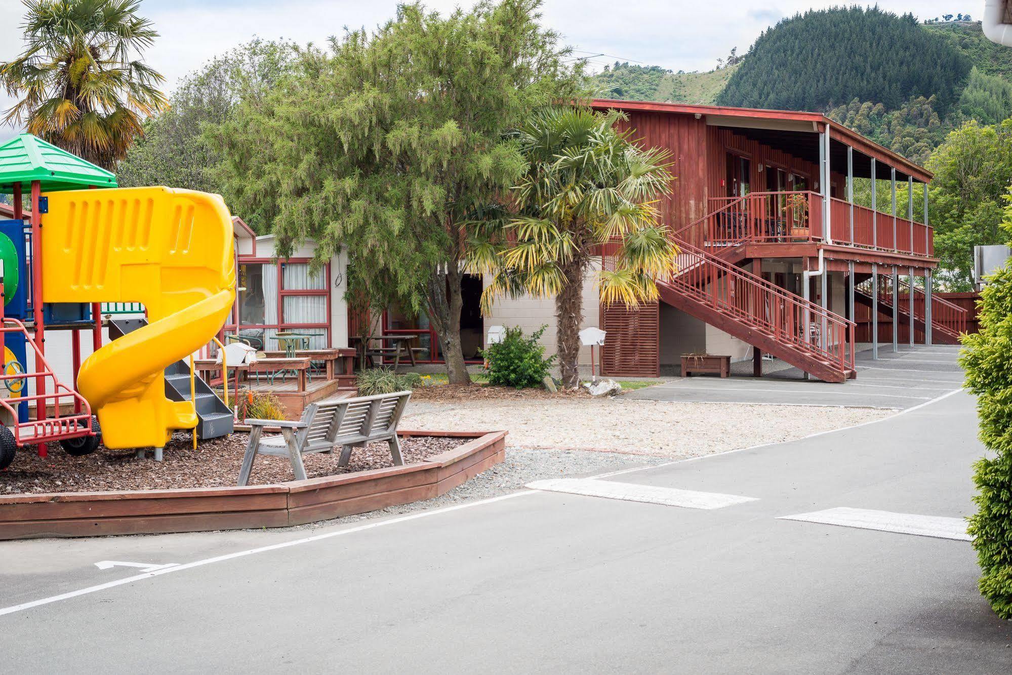 Nelson City Top 10 Holiday Park Buitenkant foto